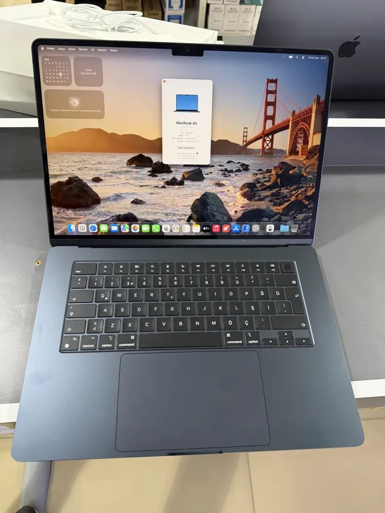 MACBOOK M3-8-512