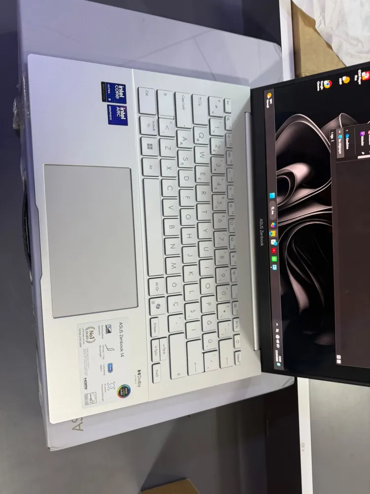 SIFIR ÜRÜN  ASUS ZENBOOK 14 ULTRA 9-285H-32 GB RAM-512 GB SSD-OLED EKRAN